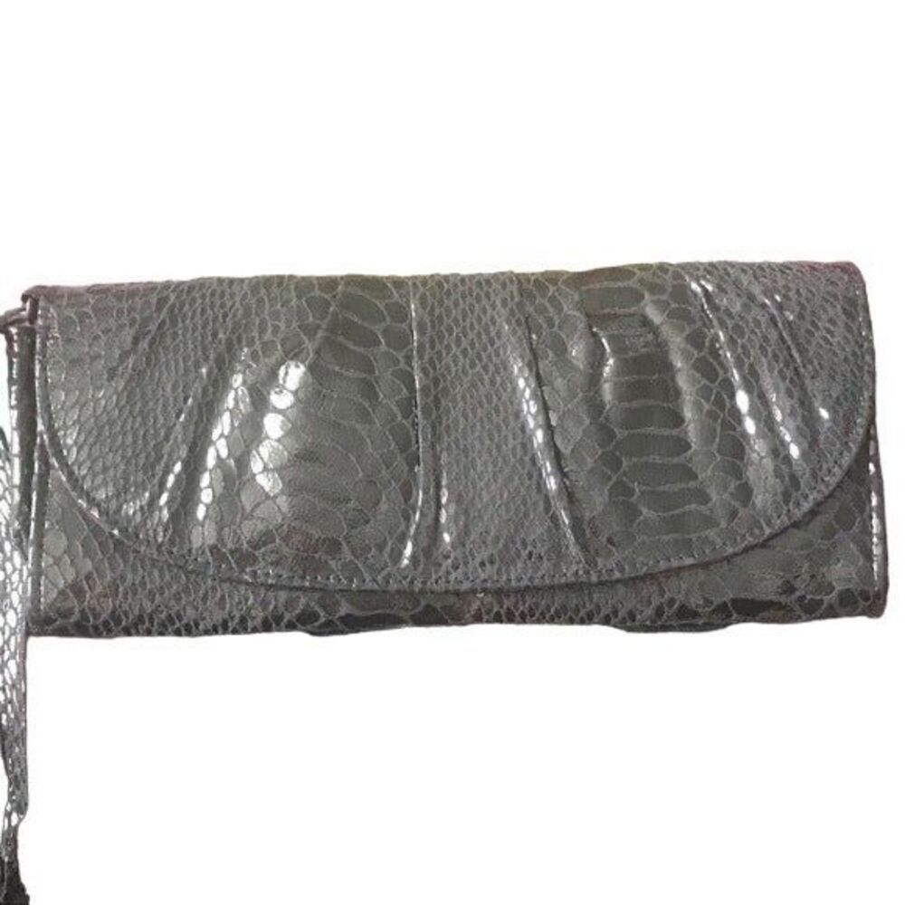 Wristlet in stunning gray and magenta